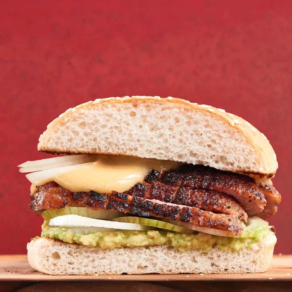 Burger de canard avec mayonnaise au miso