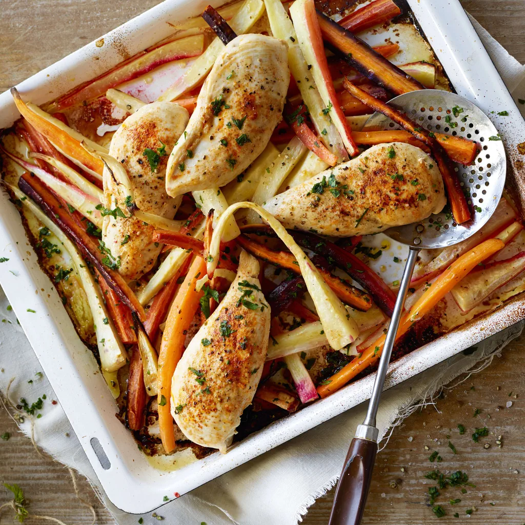 Légumes-racines rôtis avec poitrine de poulet