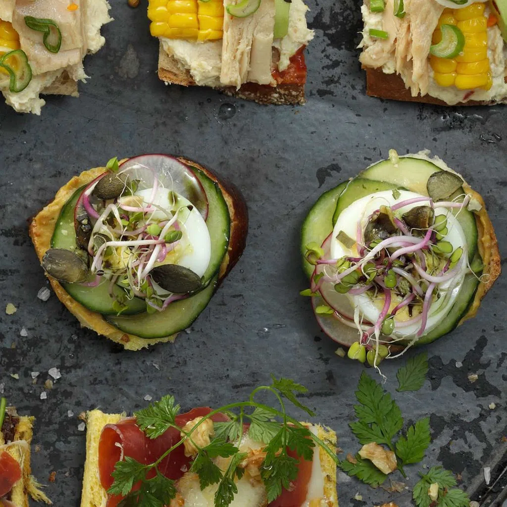 Canapé au concombre et à l'œuf