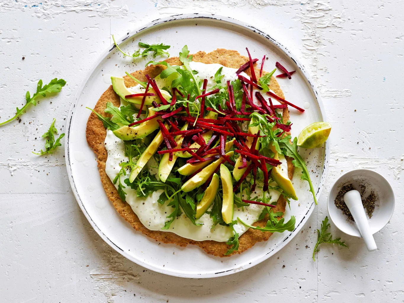 Torta all'avocado e alla rucola