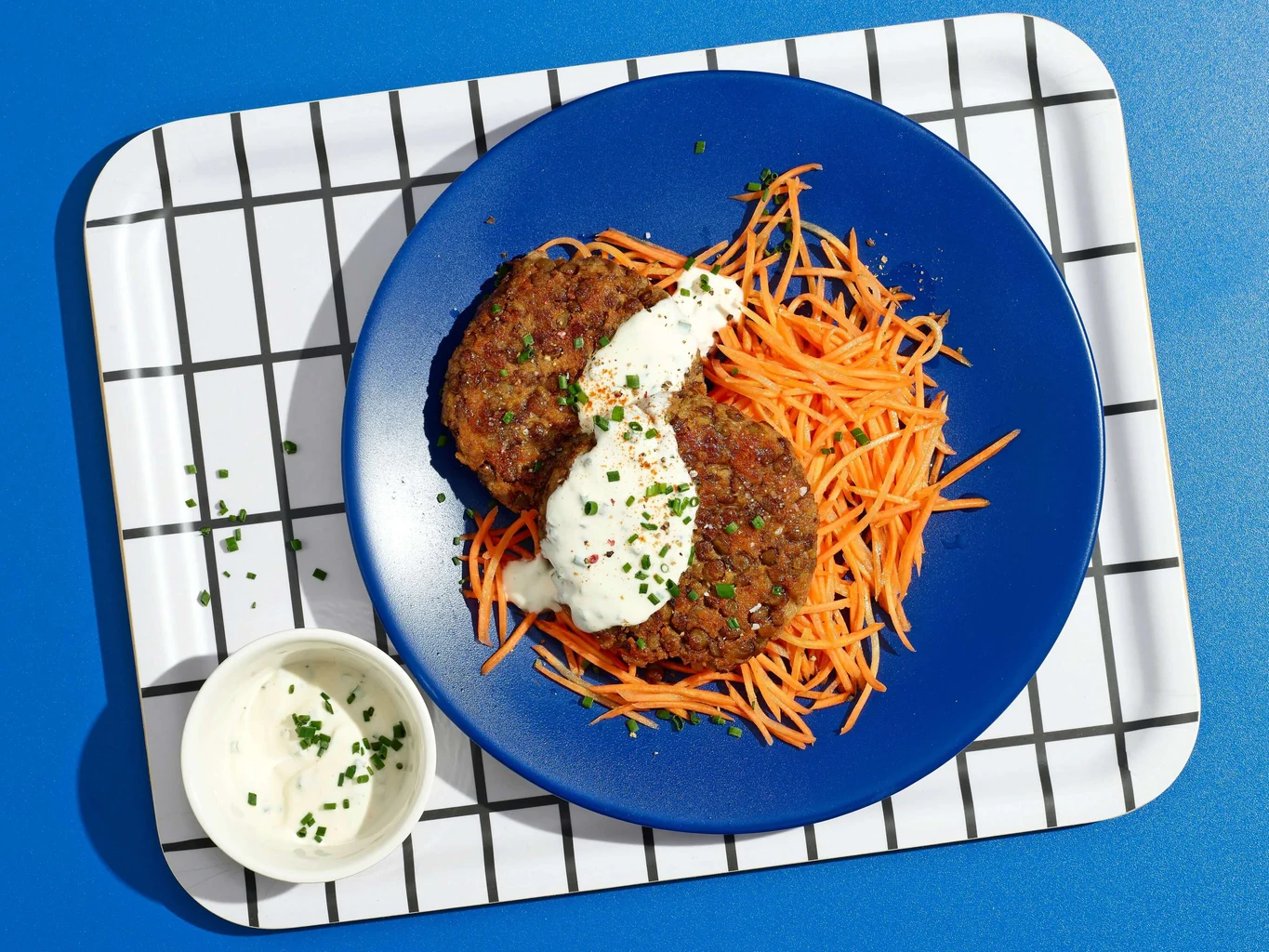 Linsentätschli mit Salat