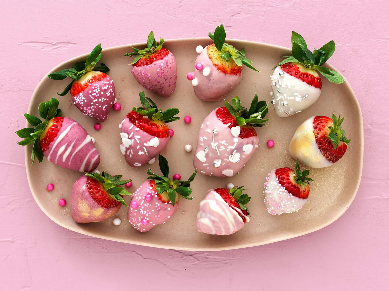 Fraises roses au chocolat