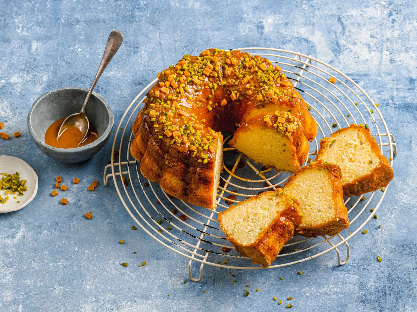 Gugelhopf al caramello e ai pistacchi
