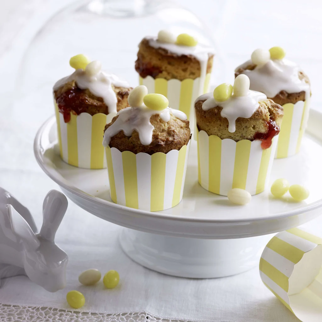 Muffins aux amandes fourrés à la confiture
