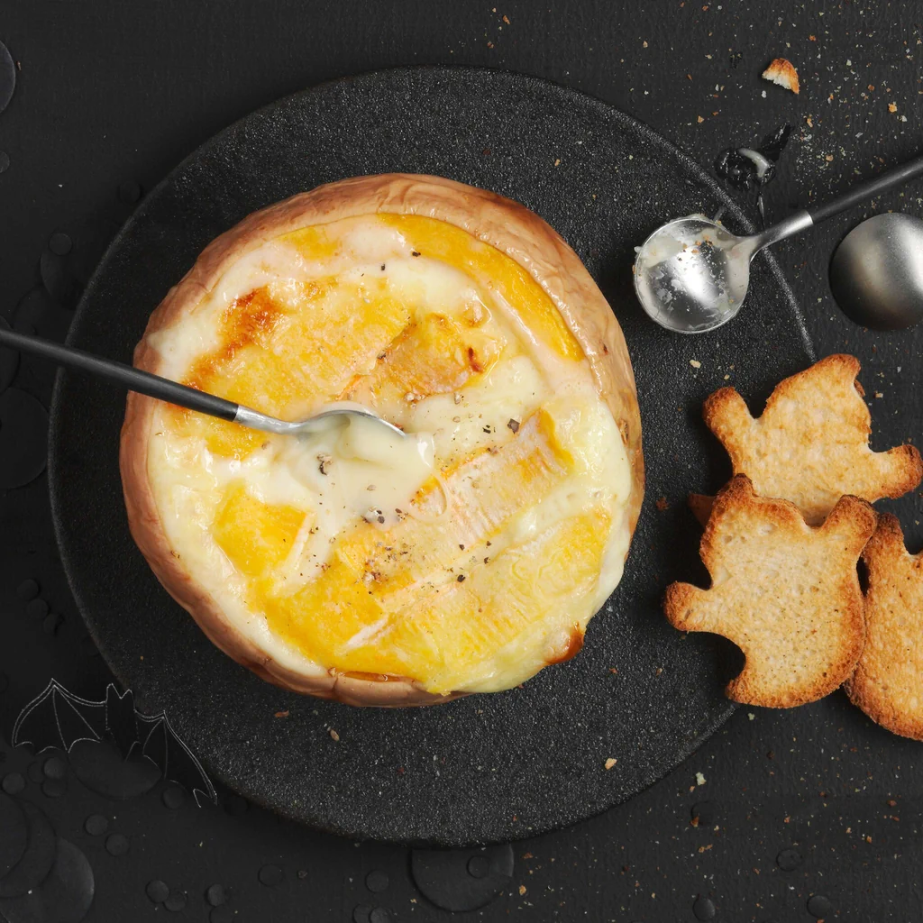 Fondue d’Halloween dans un chaudron de courge