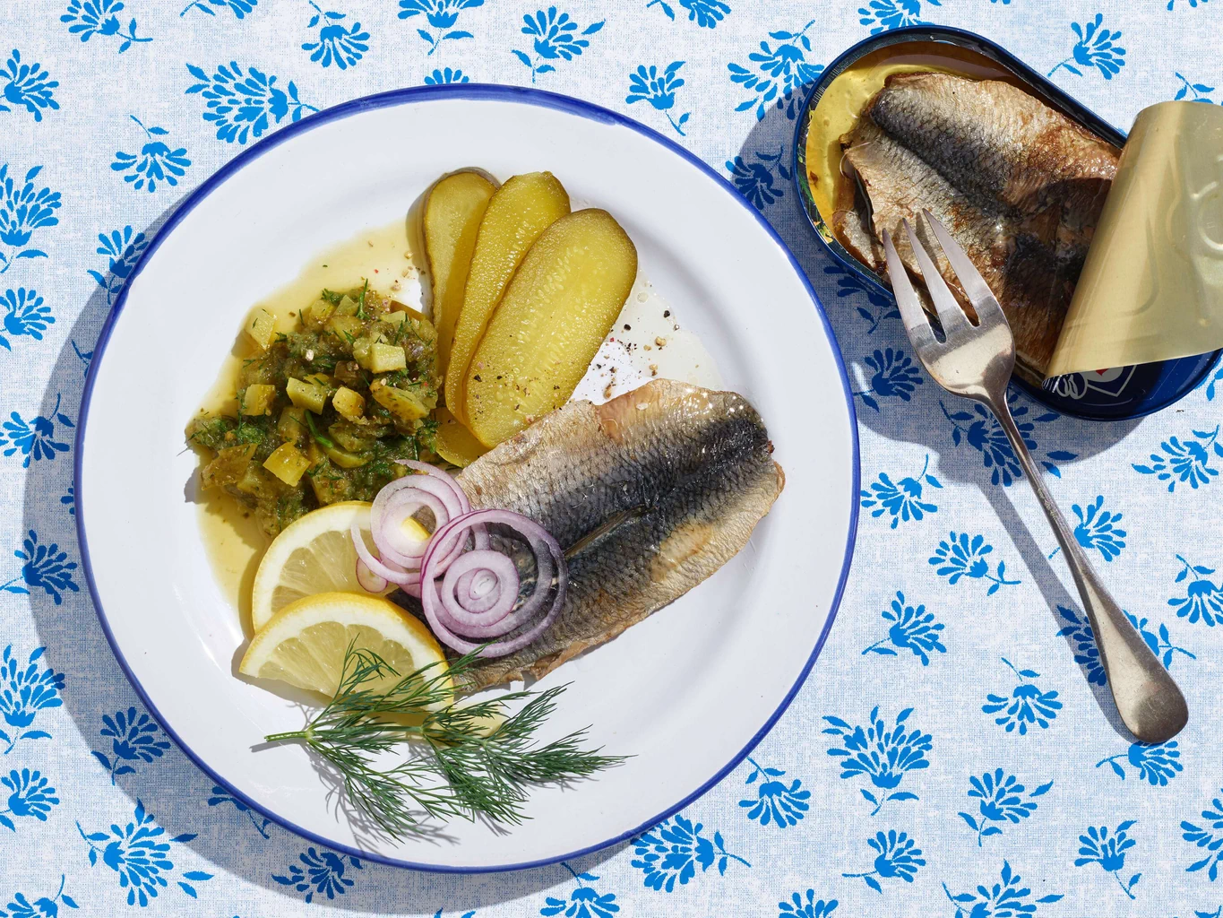 Relish de concombres au vinaigre et hareng