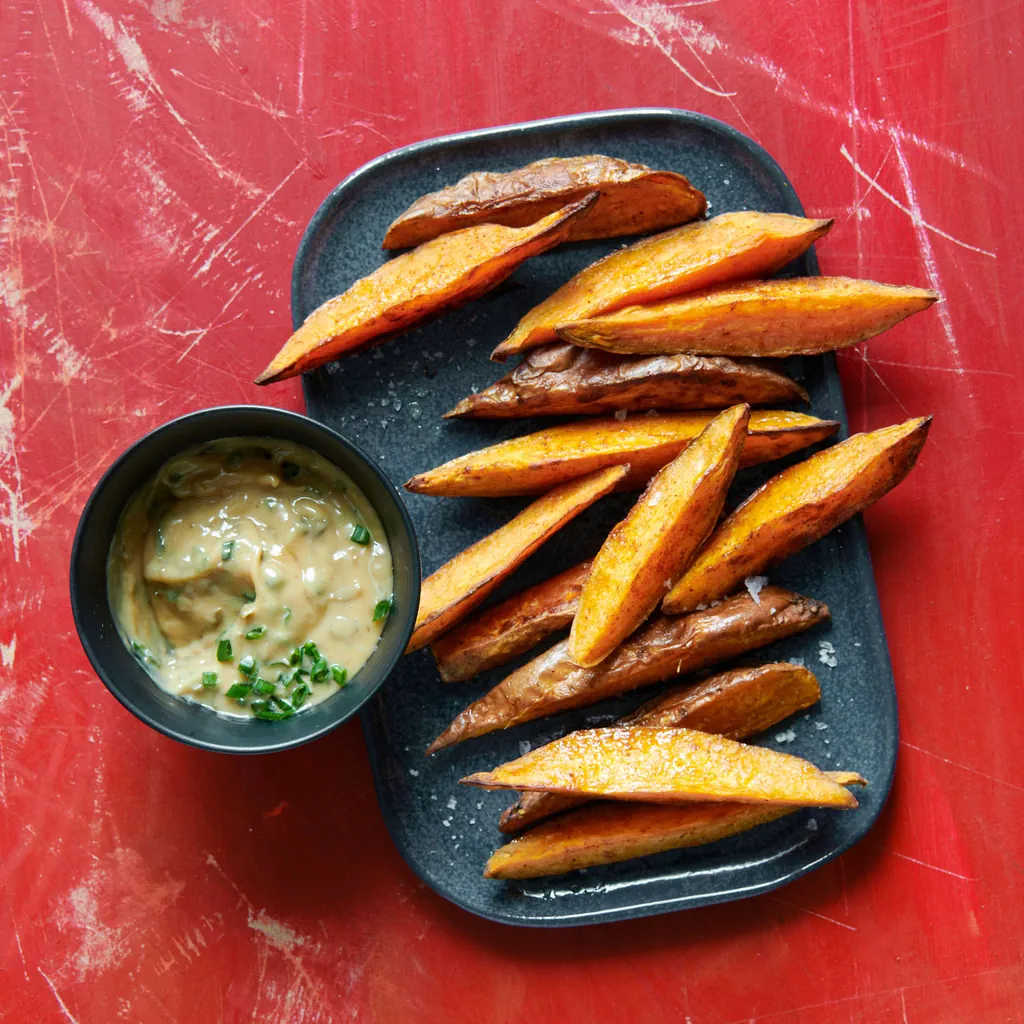 Patates douces avec sauce aux amandes et aux câpres 