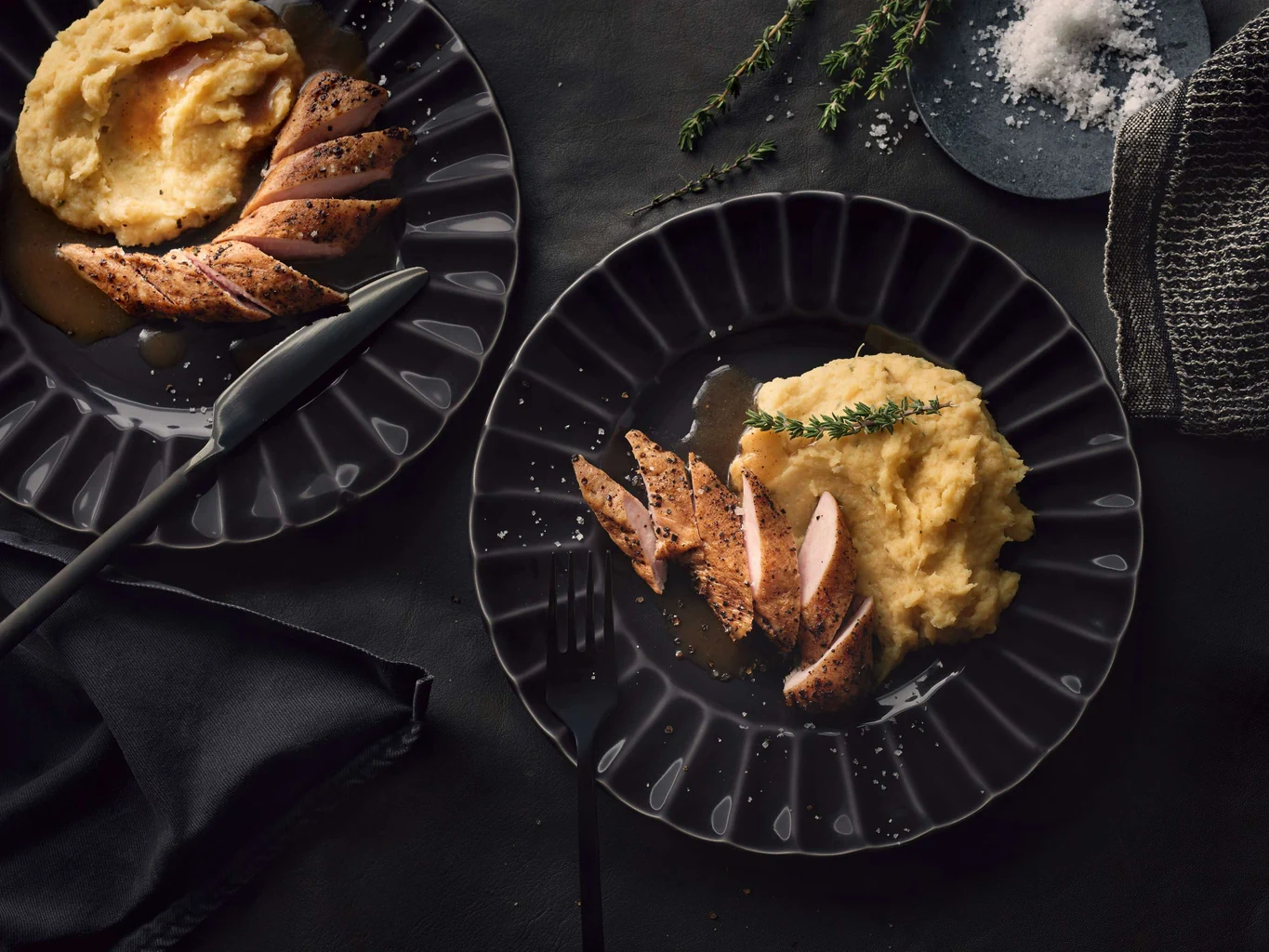 Kaninchenfilets mit Kaffeesauce und Pastinakenpüree