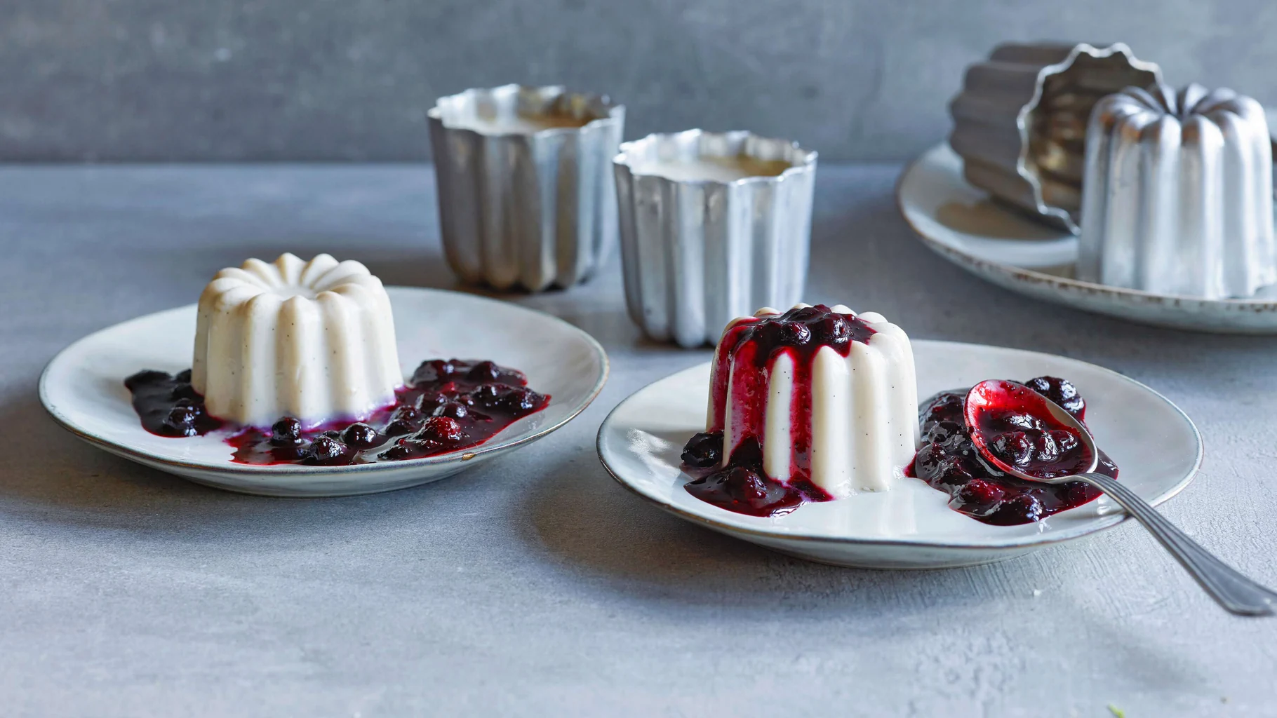 Veganer Cashew-Pudding mit Heidelbeeren