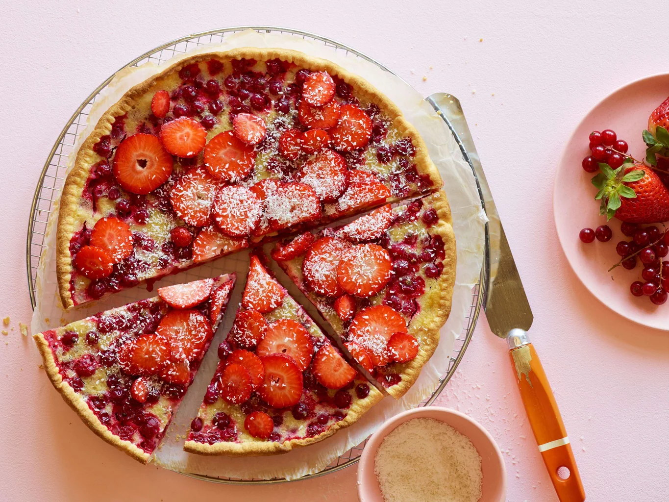 Torta ai ribes e alle fragole