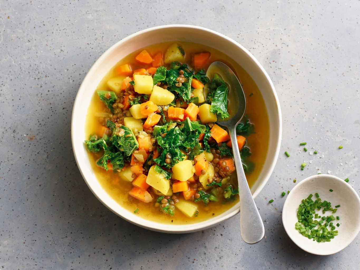 Gemüsesuppe mit Linsen