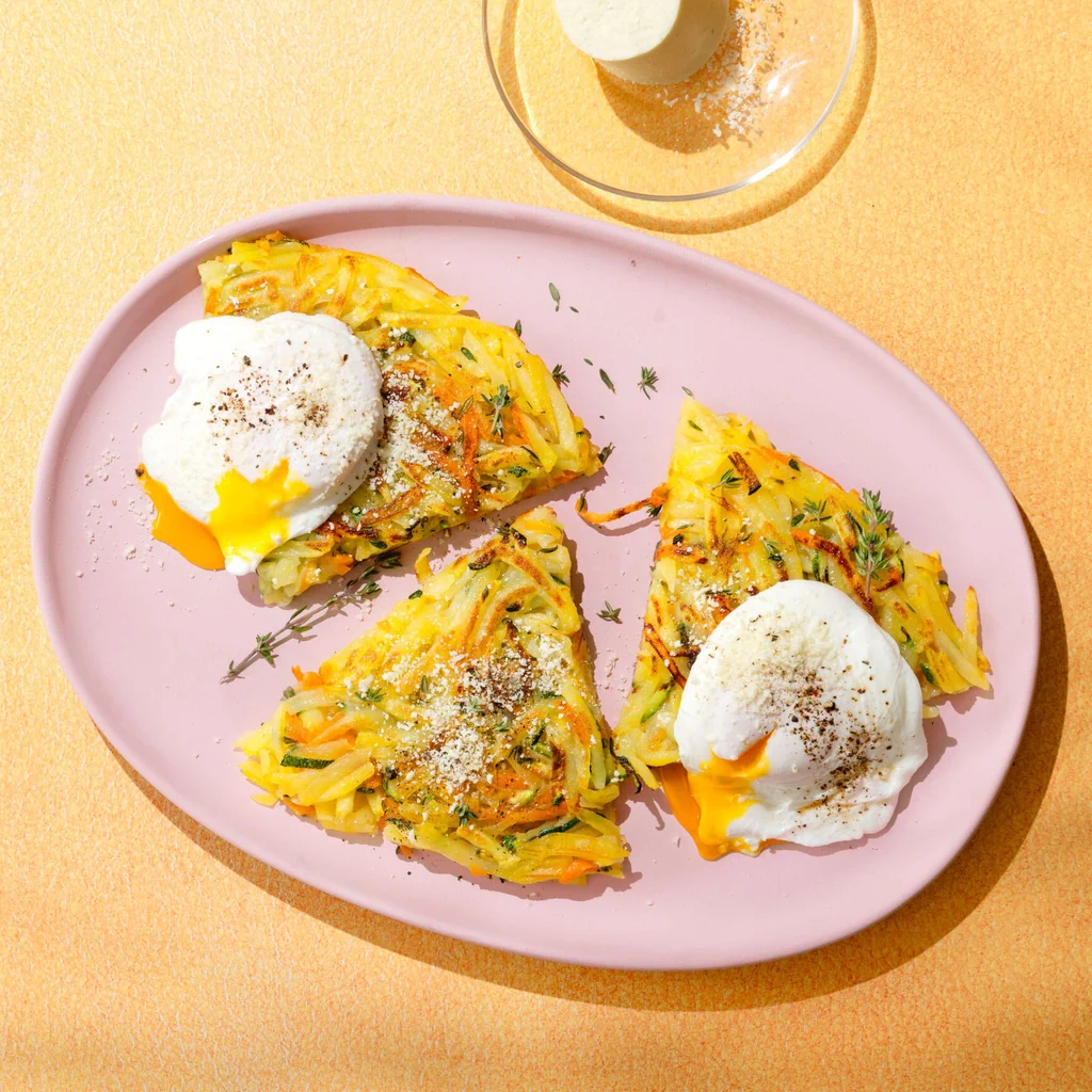 Rösti aux légumes avec œuf poché et schabziger
