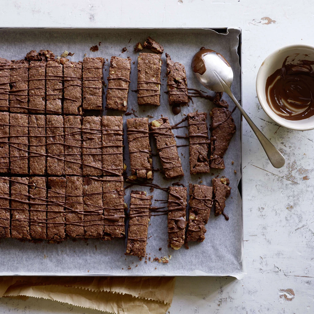 Bastoncini alle nocciole e al cioccolato