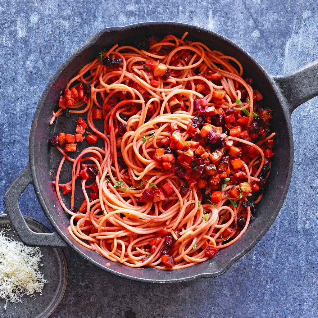 Linsenspaghetti mit Röstgemüse-Carbonara