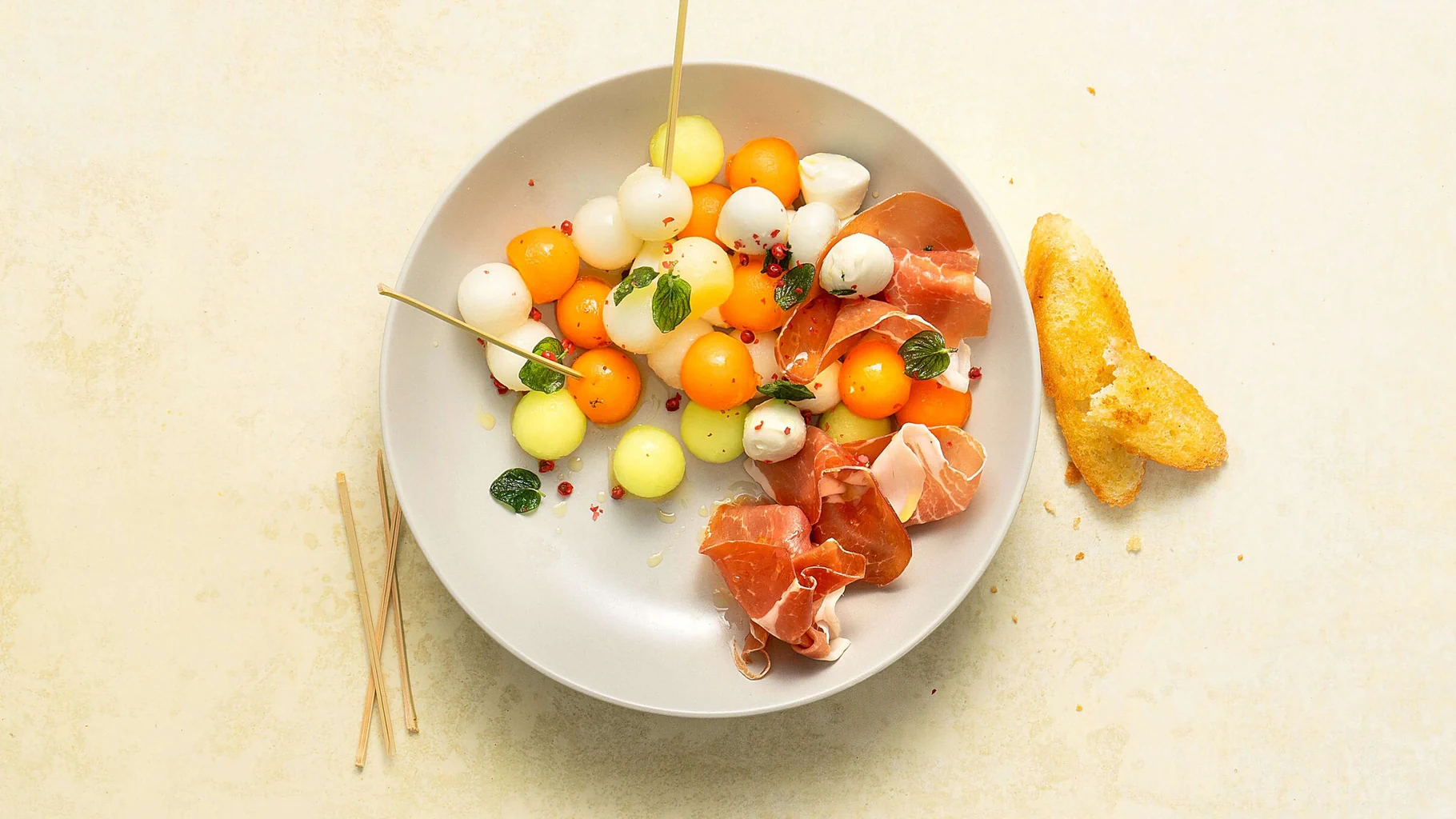 Melonenkugeln mit Parmaschinken