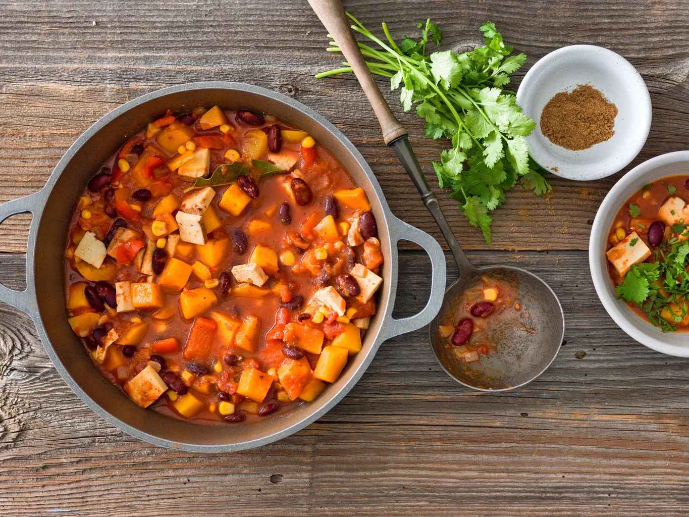 Stufato di verdure con tofu affumicato