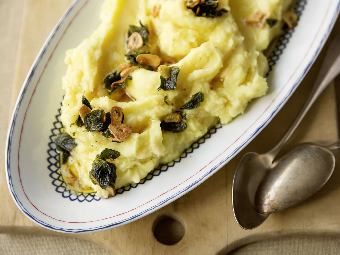 Purée de pommes de terre au parmesan et à l'ail