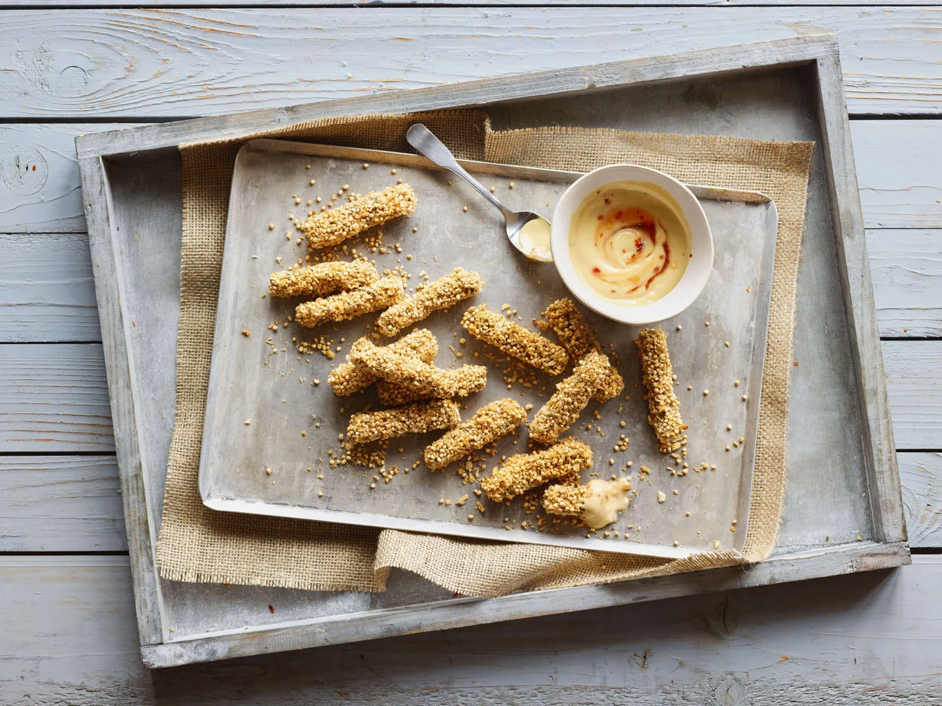 Tofu-Sticks mit Mandeldip