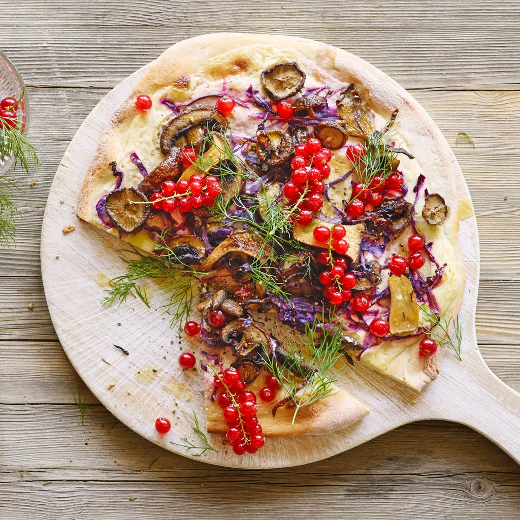 Pilz-Flammkuchen mit Rotkohl