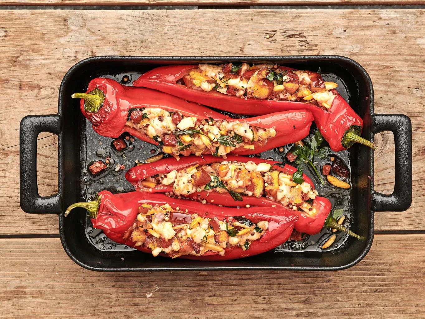 Peperoni ripieni di carne di coniglio