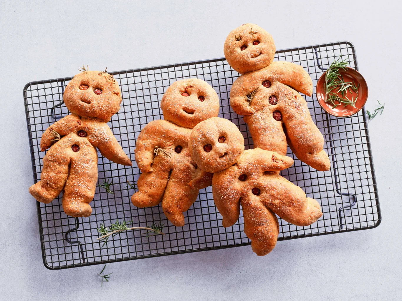Bonhomme en pâte avec lardons et romarin