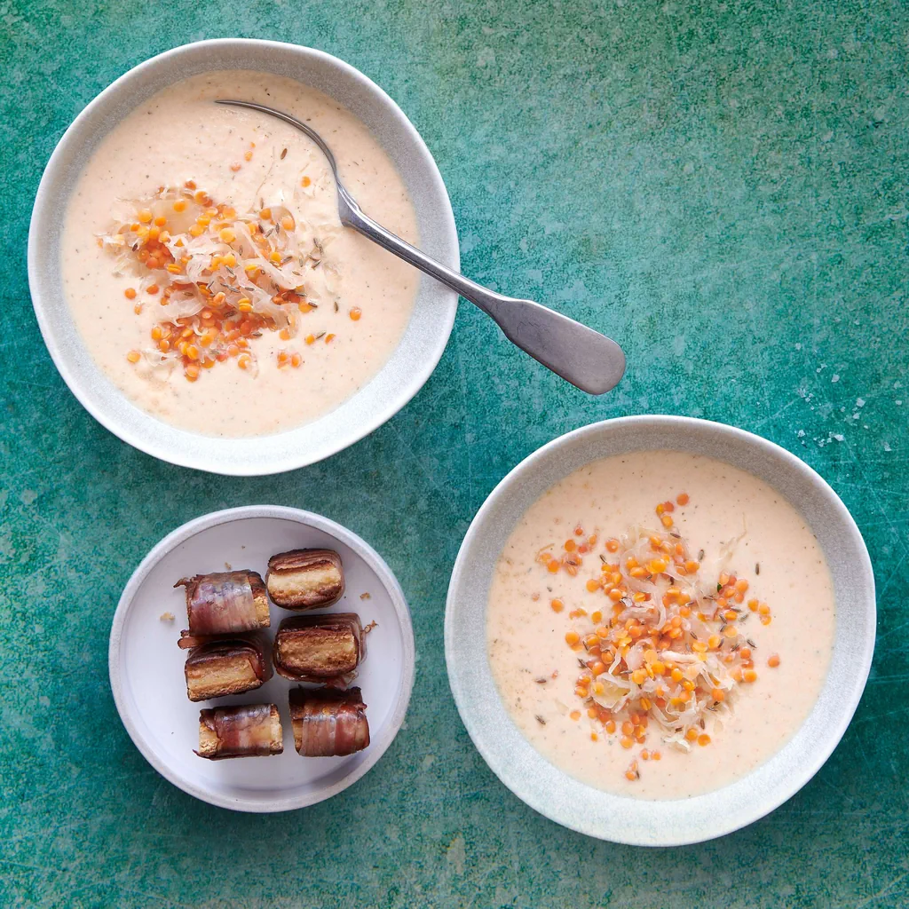 Sauerkrautsuppe mit Biberli-Speck-Möckli