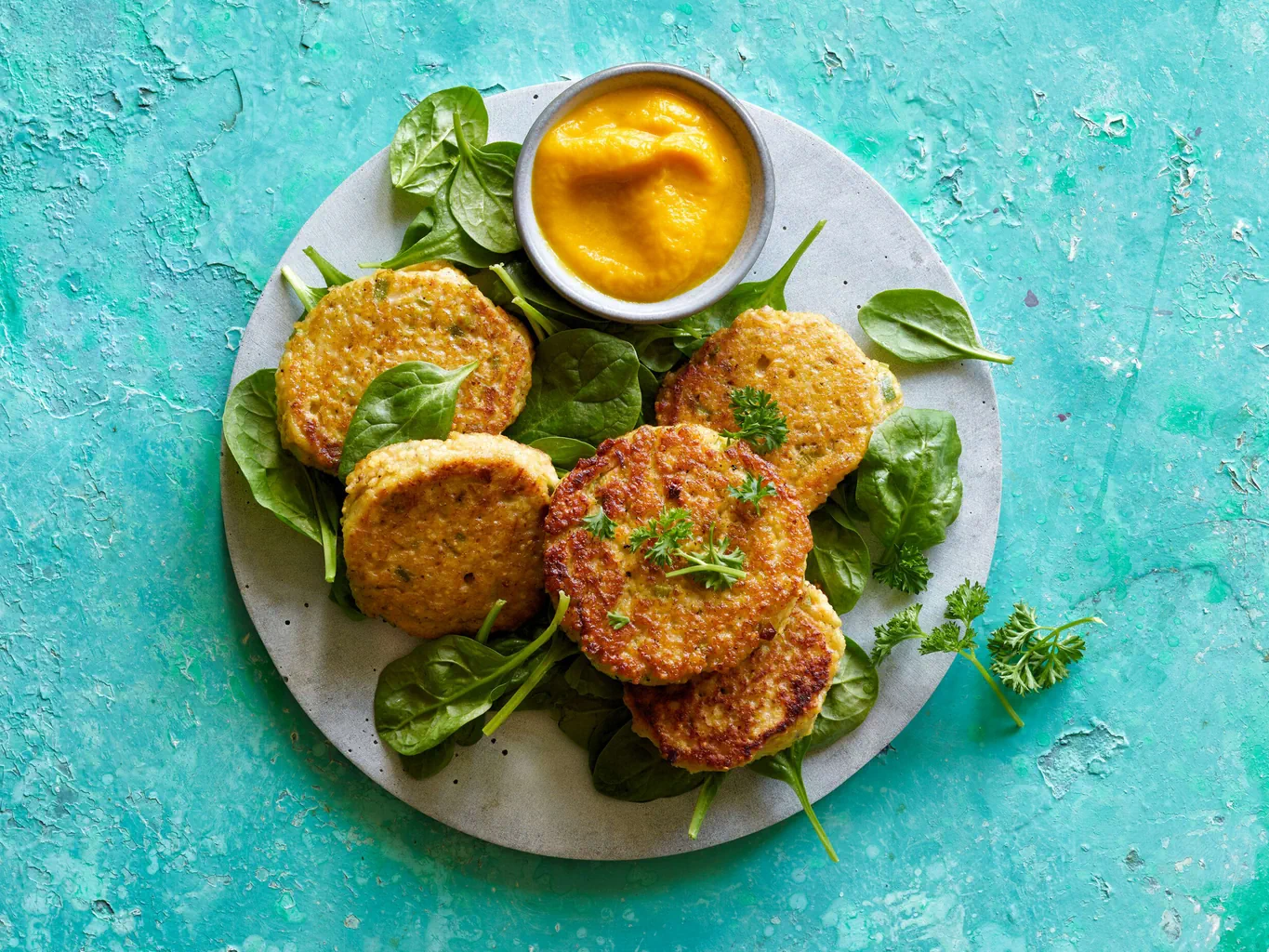 Galettes de millet et sauce aux carottes