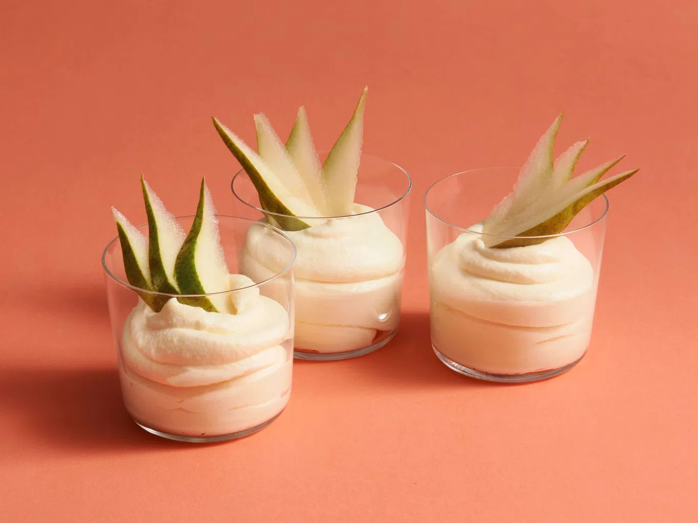 Weisse Schokoladenmousse mit Birne