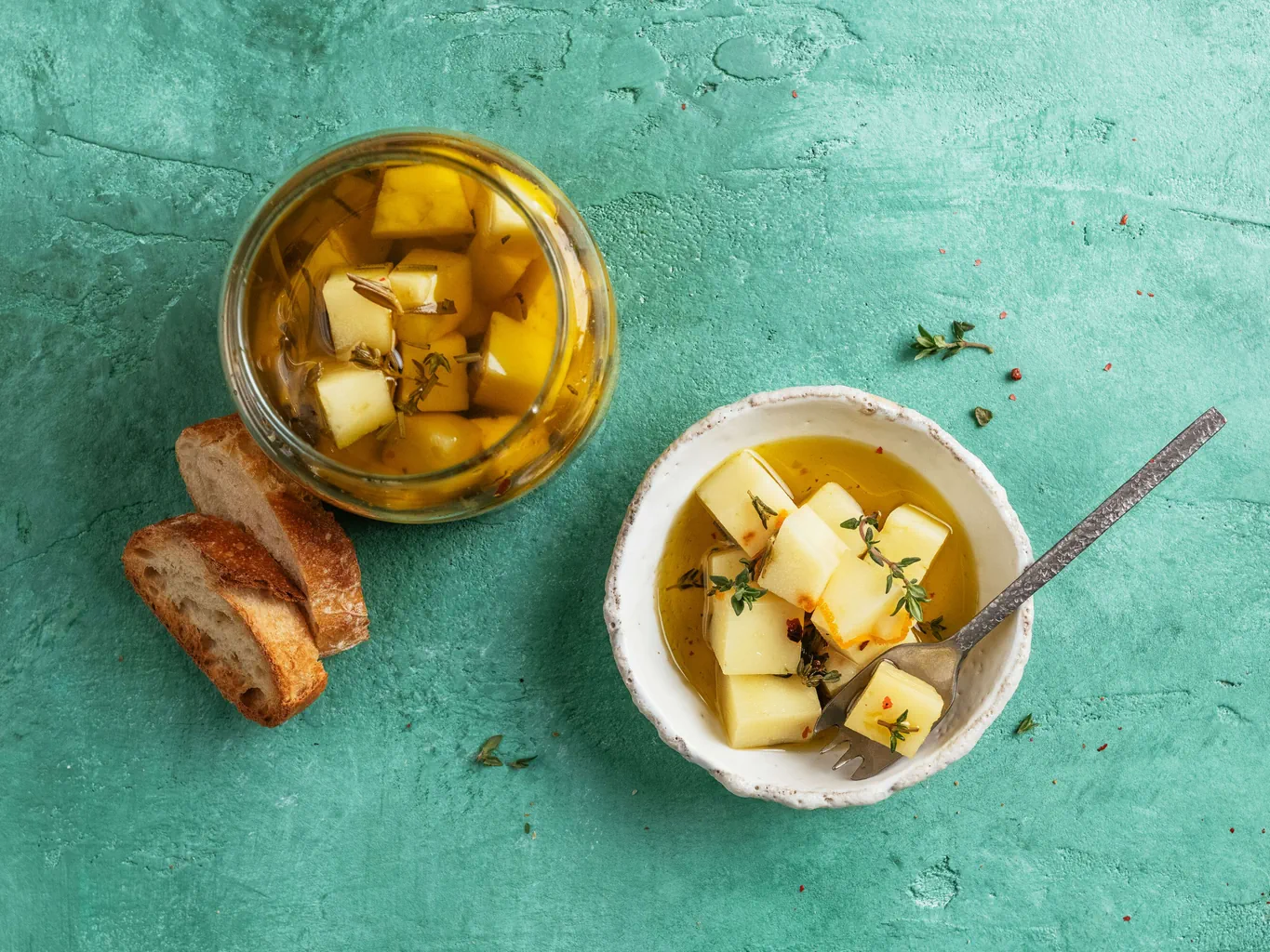 Eingelegter Kräuter-Manchego
