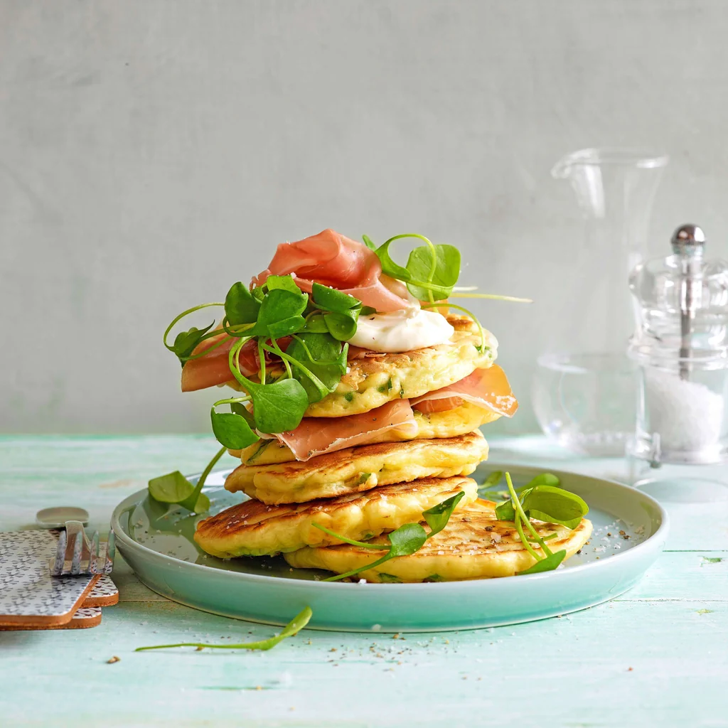 Pancake ai piselli con prosciutto crudo