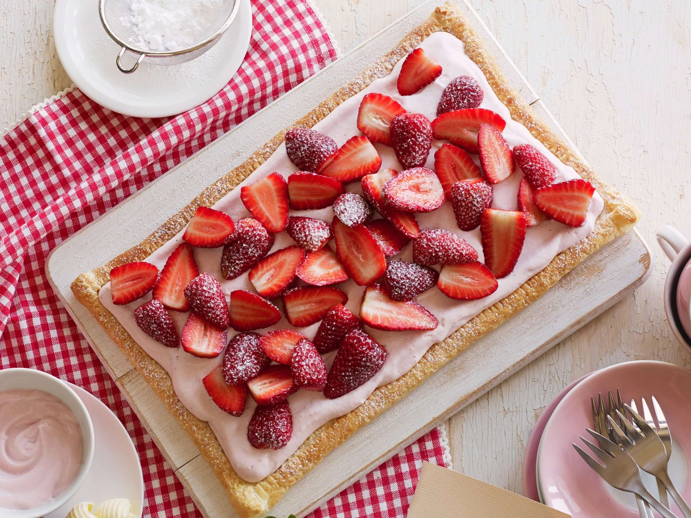 Torta alla mousse di fragole