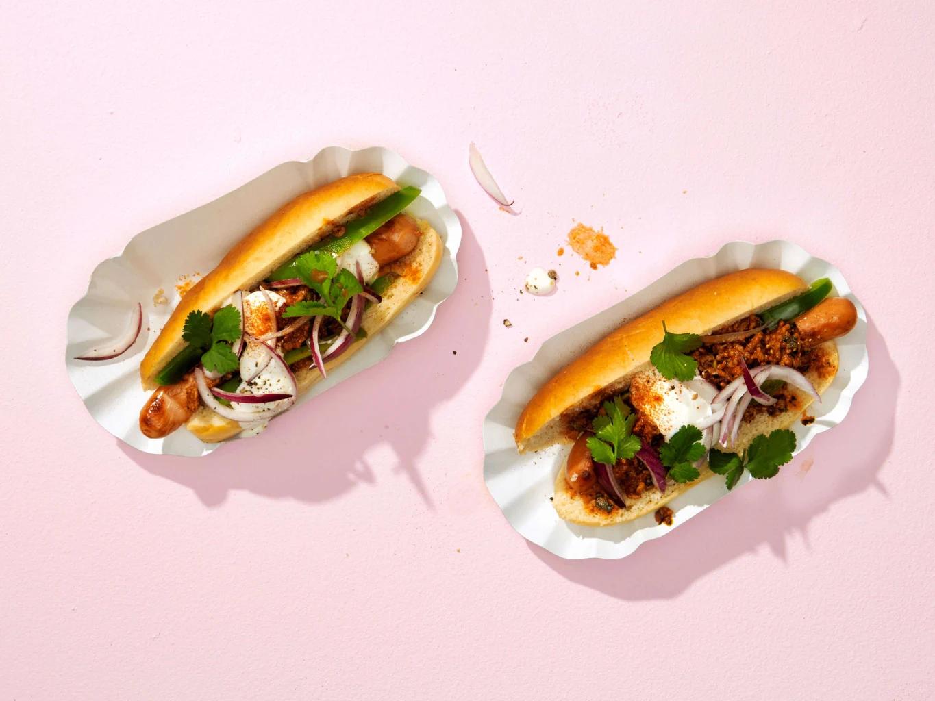 Chili dog grillé