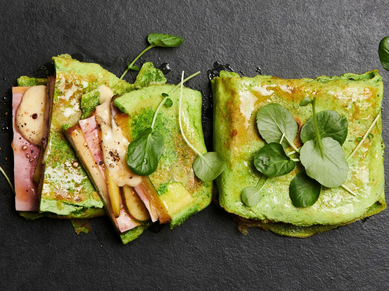 Grüner Omeletten-Toast