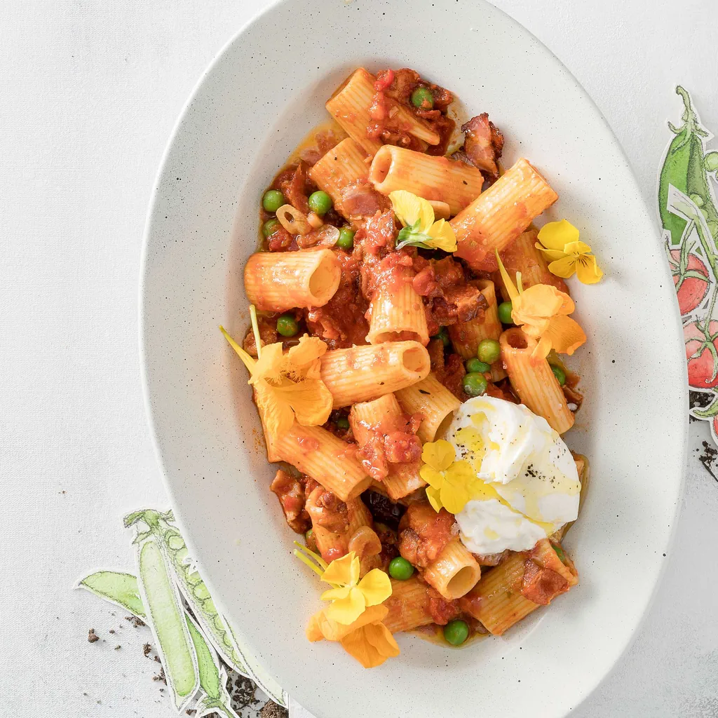 Tomaten-Erbsen-Pasta