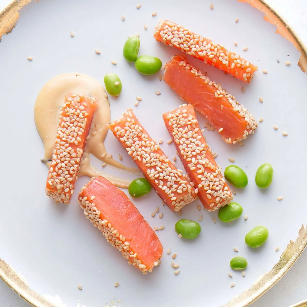 Sesam-Lachs mit Miso-Mayonnaise