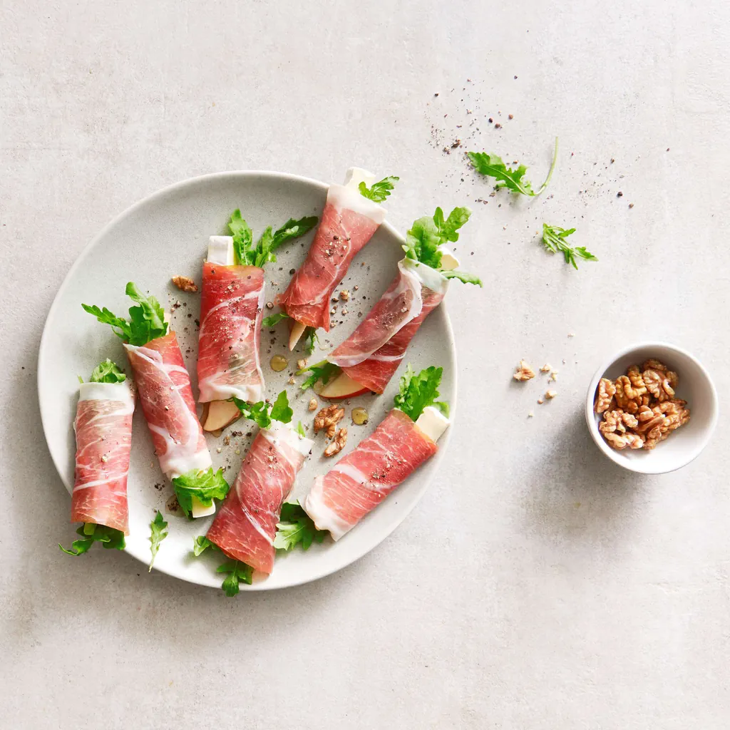 Rotolini di prosciutto di Parma con mela e formaggio
