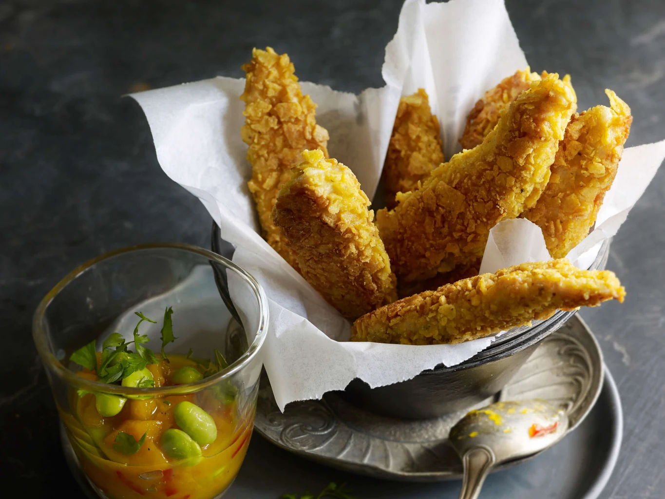 Minifilets de poulet panés avec sauce aigre-douce aux edamame