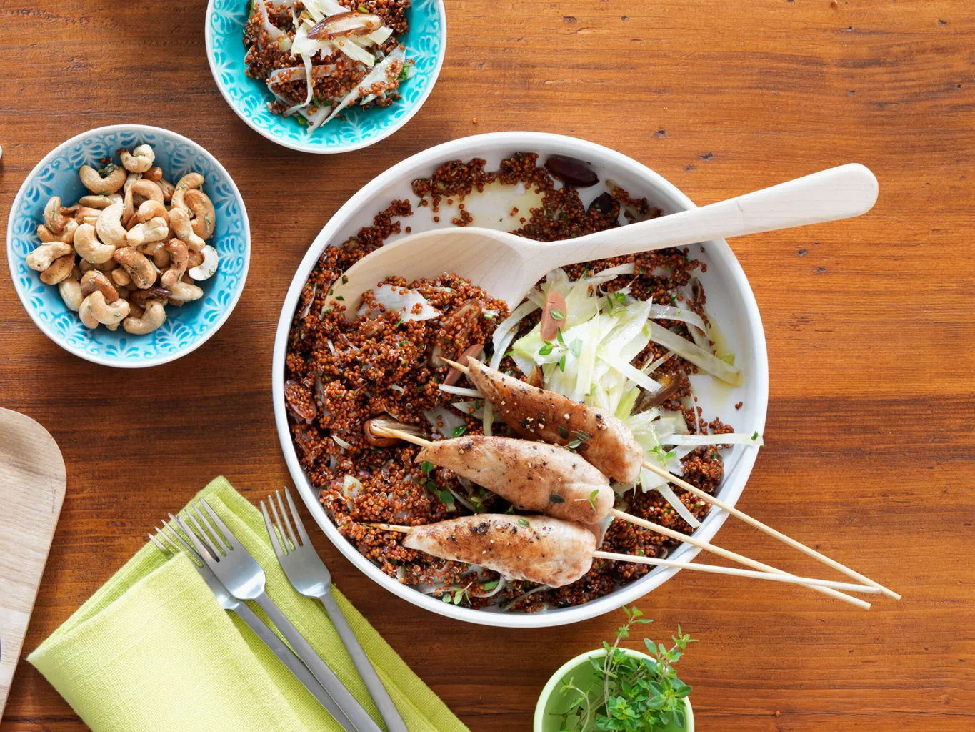 Salade de quinoa au fenouil avec minifilets de poulet