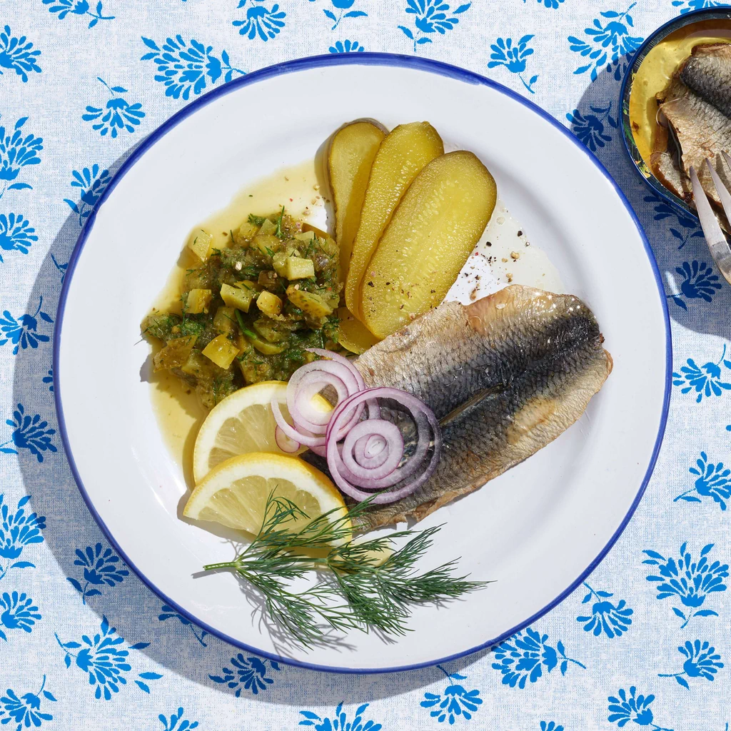 Relish de concombres au vinaigre et hareng