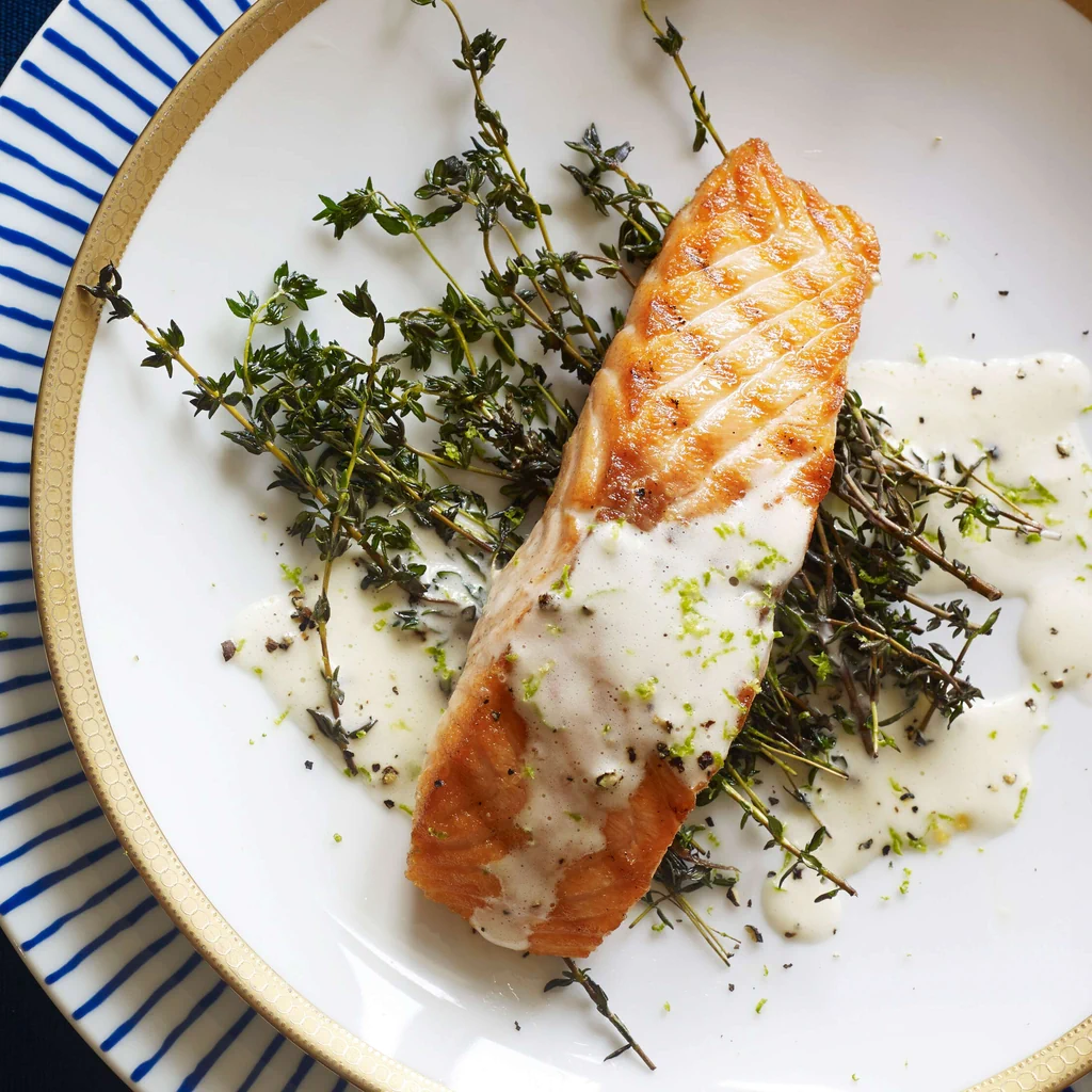 Salmone con salsa al pepe e alla limetta