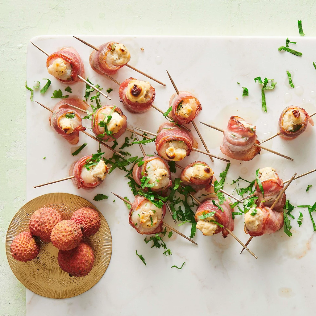 Litchi in manto di pancetta