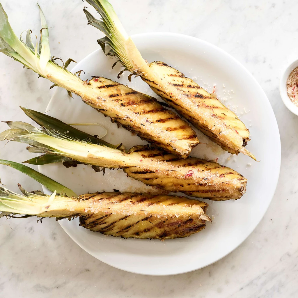 Ananas au piment sur le gril