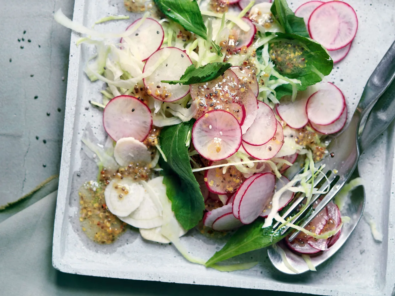 Rohkostsalat mit Radieschen