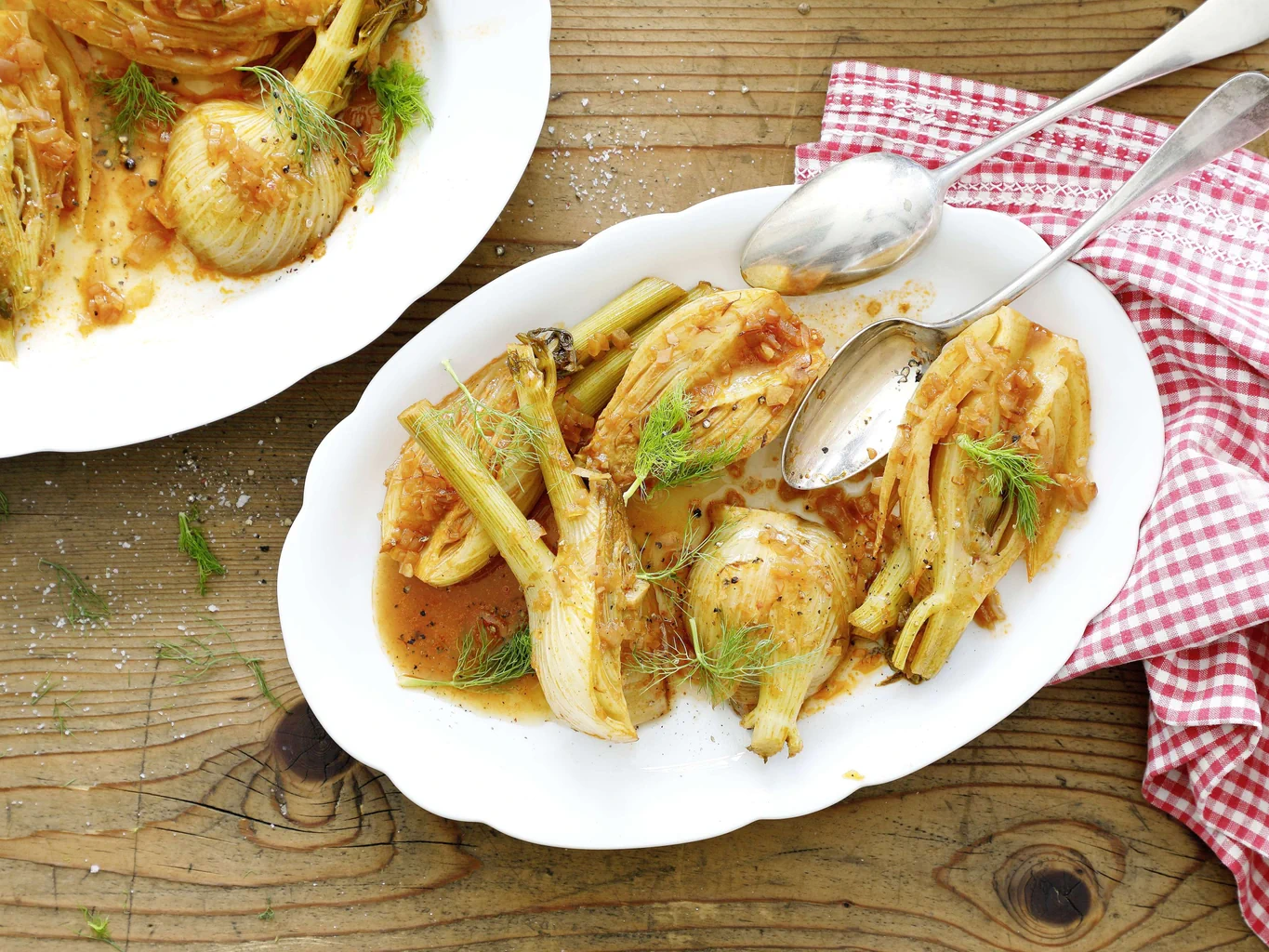 Fenchel im Safran-Wein-Sud