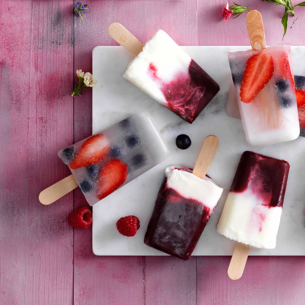 Beeren-Joghurt-Popsicles