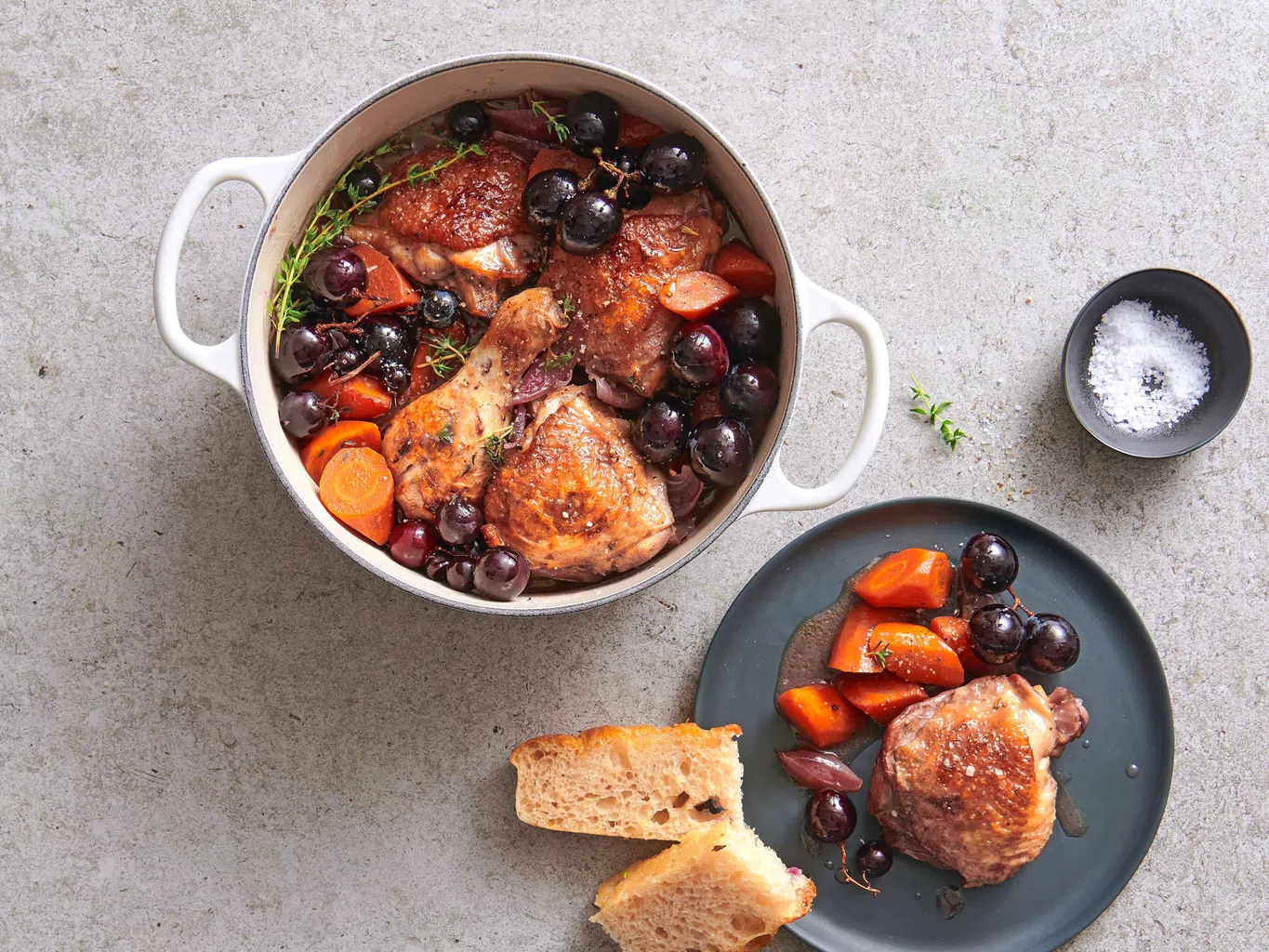 Coq au vin mit Trauben