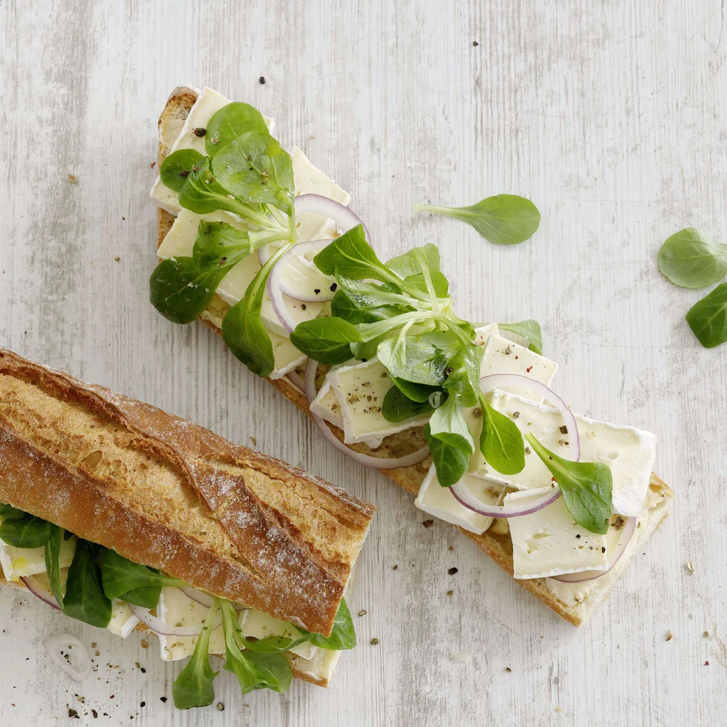 Baguette con brie e formentino
