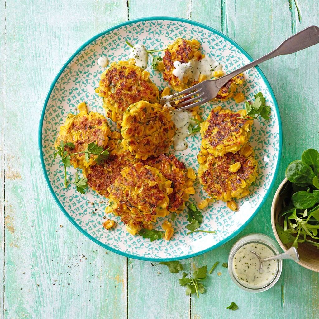 Frittelle di mais con insalata di formentino