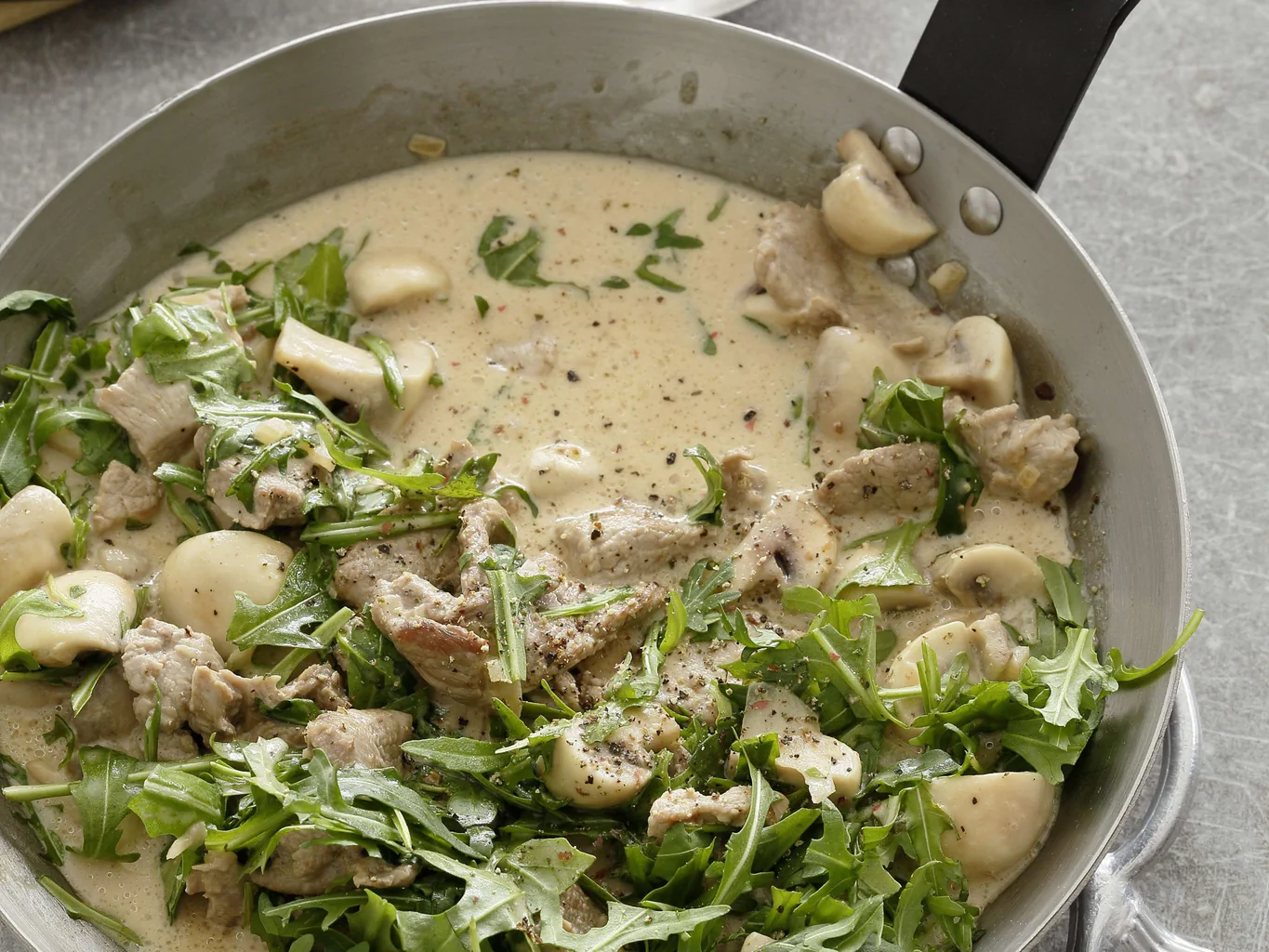 Émincé de veau à la roquette