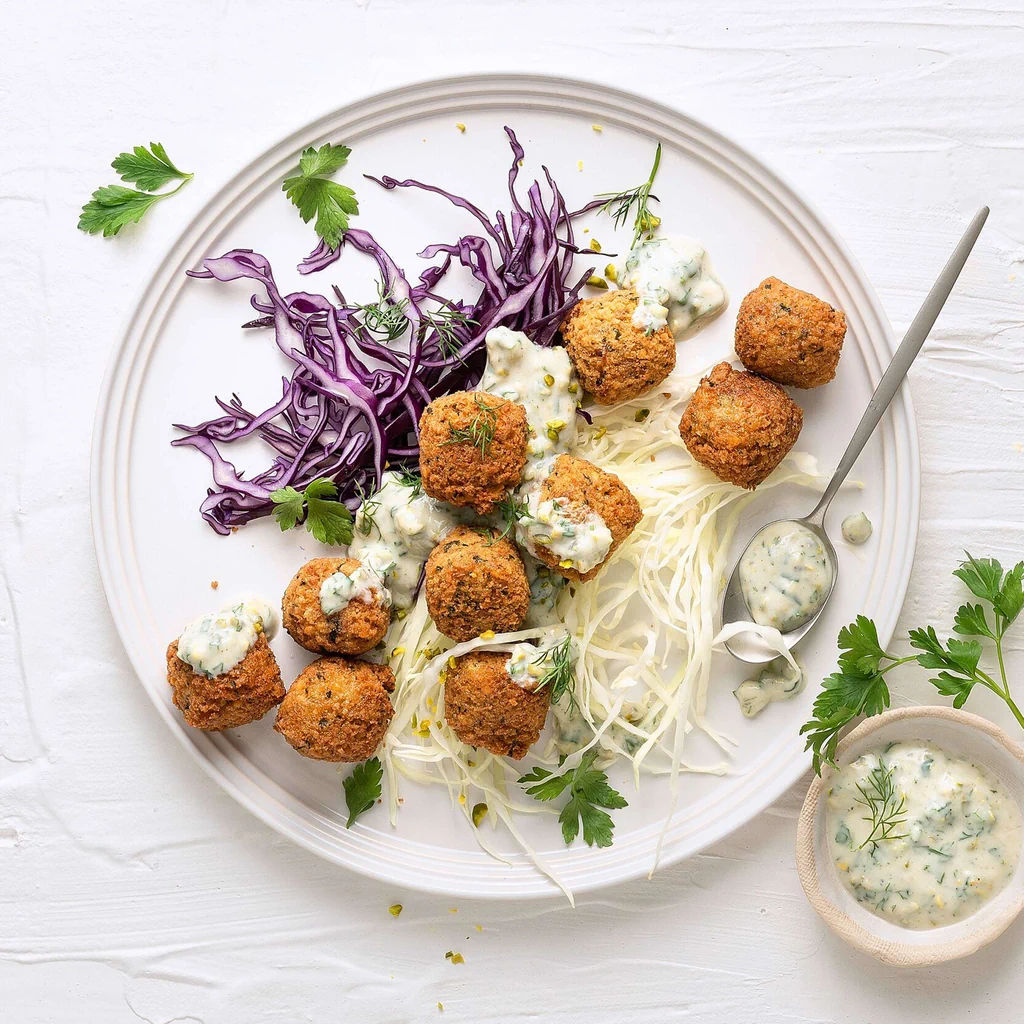 Veganer Kabissalat mit Falafel 
